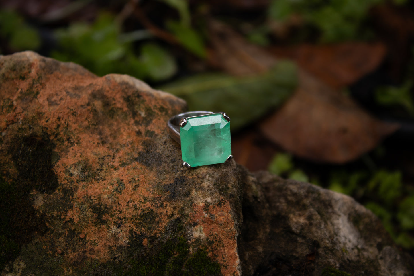 Bague. Émeraude naturelle impériale colombienne