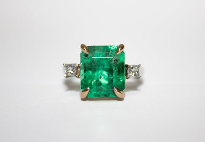 Bague. L'émeraude naturelle colombienne la plus pure