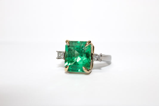 Ring. The purest natural Colombian Emerald