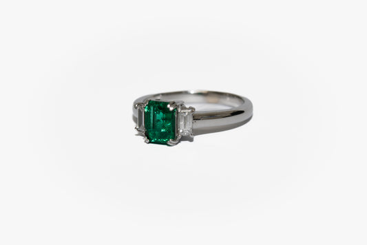 Ring. Timeless Muzo natural Colombian emerald.