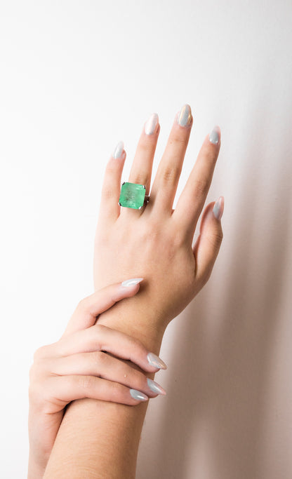 Bague. Émeraude naturelle impériale colombienne