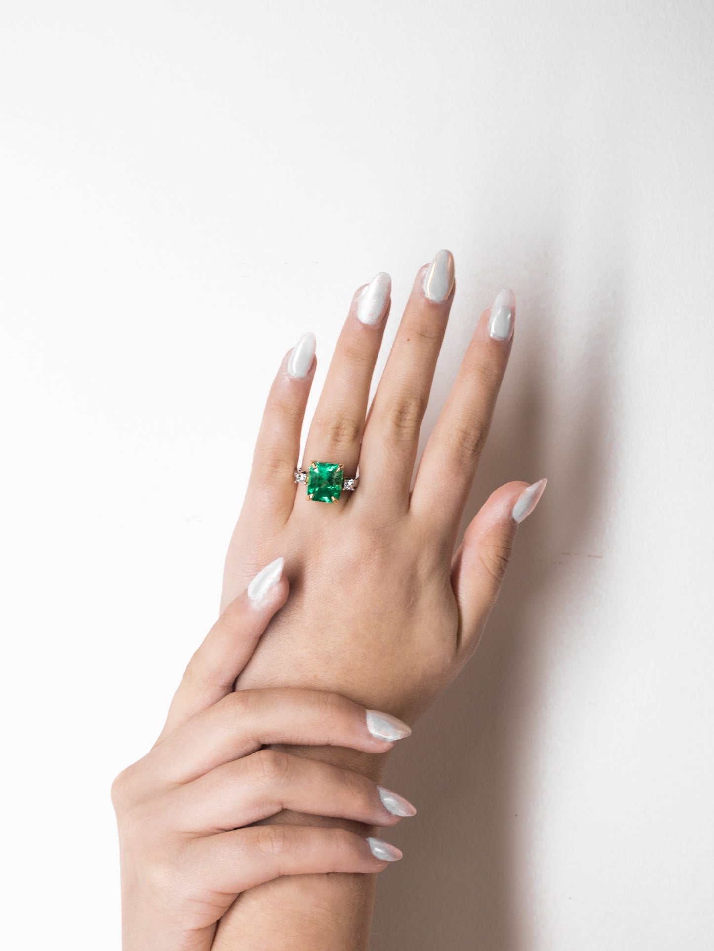Bague. L'émeraude naturelle colombienne la plus pure