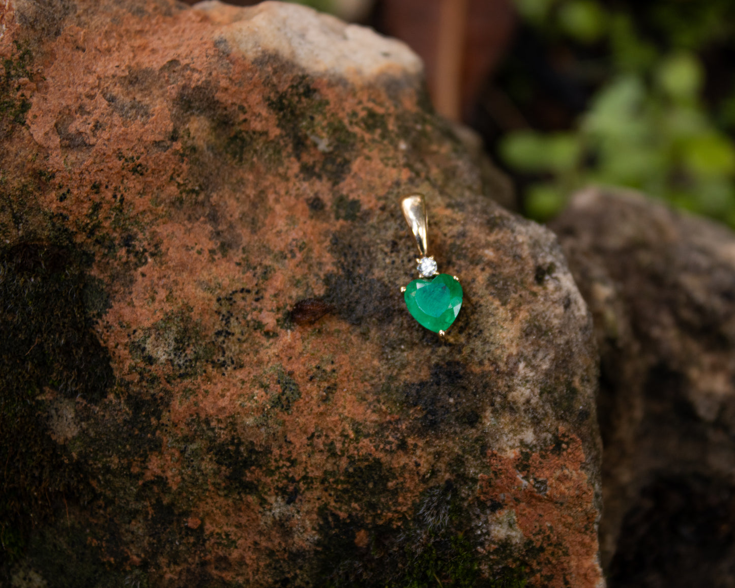 Heart pendant natural Colombian emerald